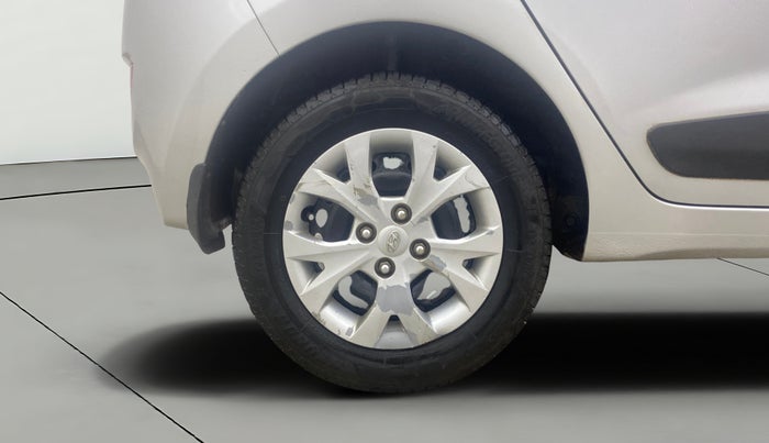 2016 Hyundai Grand i10 SPORTZ 1.2 KAPPA VTVT, Petrol, Manual, 49,219 km, Right Rear Wheel