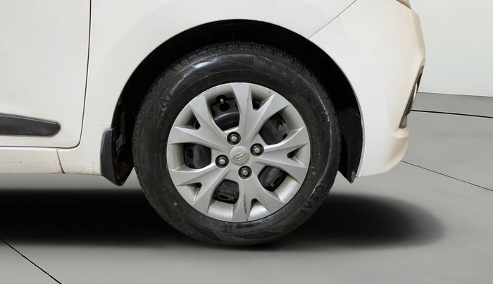 2016 Hyundai Grand i10 MAGNA AT 1.2 KAPPA VTVT, Petrol, Automatic, 54,688 km, Right Front Wheel