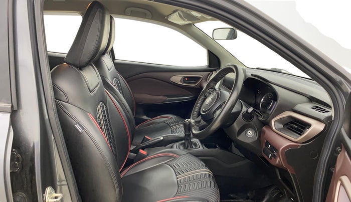 2023 Maruti FRONX DELTA PLUS 1.2MT, Petrol, Manual, 27,400 km, Right Side Front Door Cabin