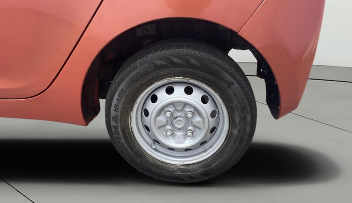 2014 Hyundai Eon D-LITE+, Petrol, Manual, 22,500 km, Left Rear Wheel