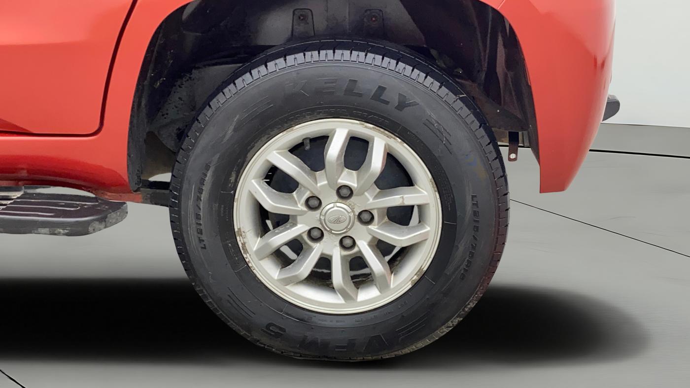 2016 Mahindra TUV300 T8, Diesel, Manual, 92,303 km, Left Rear Wheel