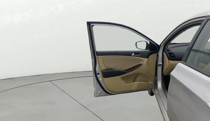 2014 Hyundai Verna FLUIDIC 1.6 CRDI SX, Diesel, Manual, 1,44,910 km, LHS Front Door