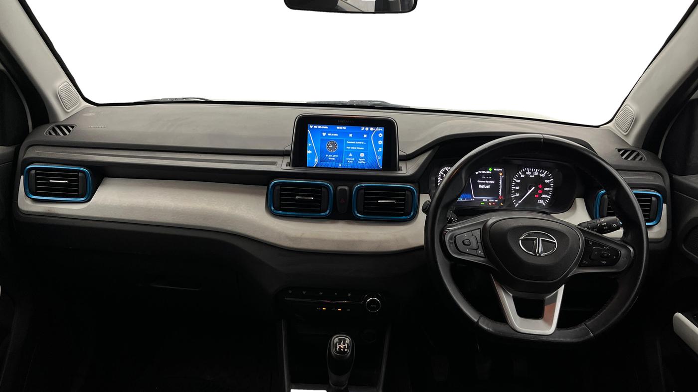 2023 Tata PUNCH CREATIVE  MT, Petrol, Manual, 15,089 km, Dashboard