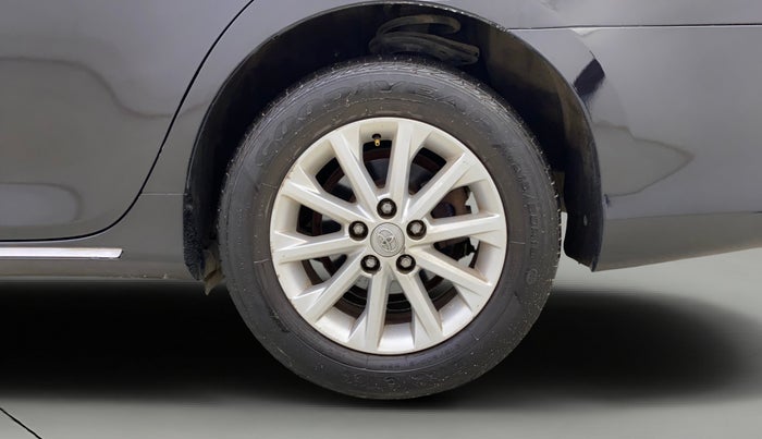 2012 Toyota Camry 2.5L AT, Petrol, Automatic, 1,07,423 km, Left Rear Wheel
