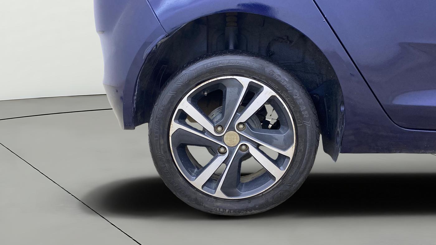 2022 Tata ALTROZ XZA PLUS, Petrol, Automatic, 31,066 km, Right Rear Wheel
