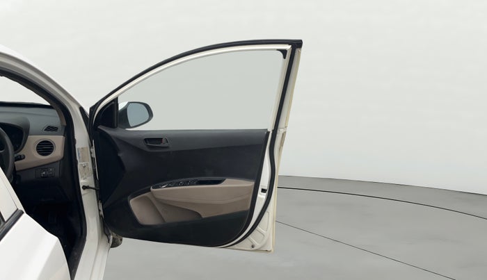 2014 Hyundai Grand i10 MAGNA 1.2 KAPPA VTVT, CNG, Manual, 72,710 km, RHS Front Door