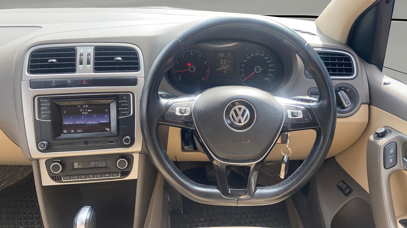 2016 Volkswagen Vento HIGHLINE PETROL AT, Petrol, Automatic, 56,101 km, Steering Wheel Close Up