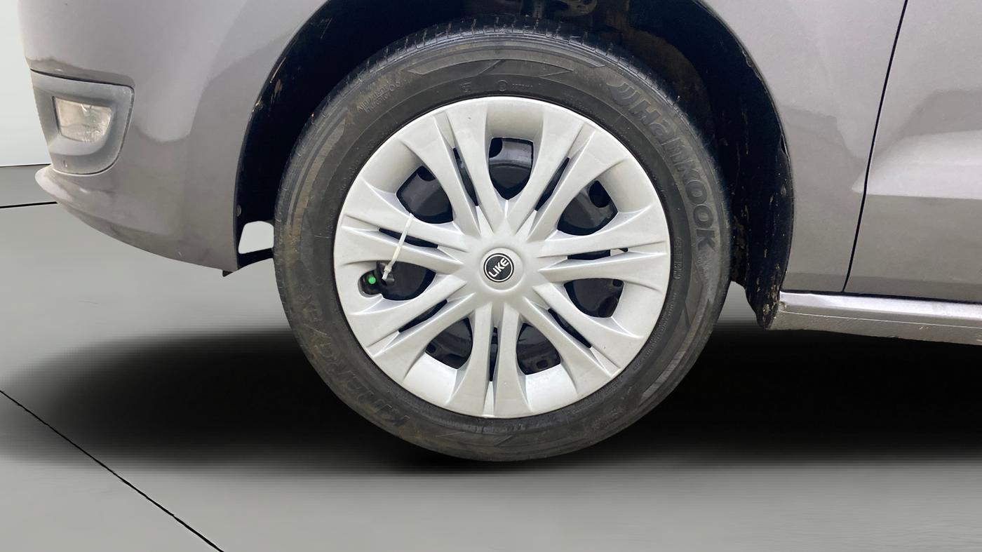 2013 Volkswagen Polo COMFORTLINE 1.2L PETROL, Petrol, Manual, 82,384 km, Left Front Wheel