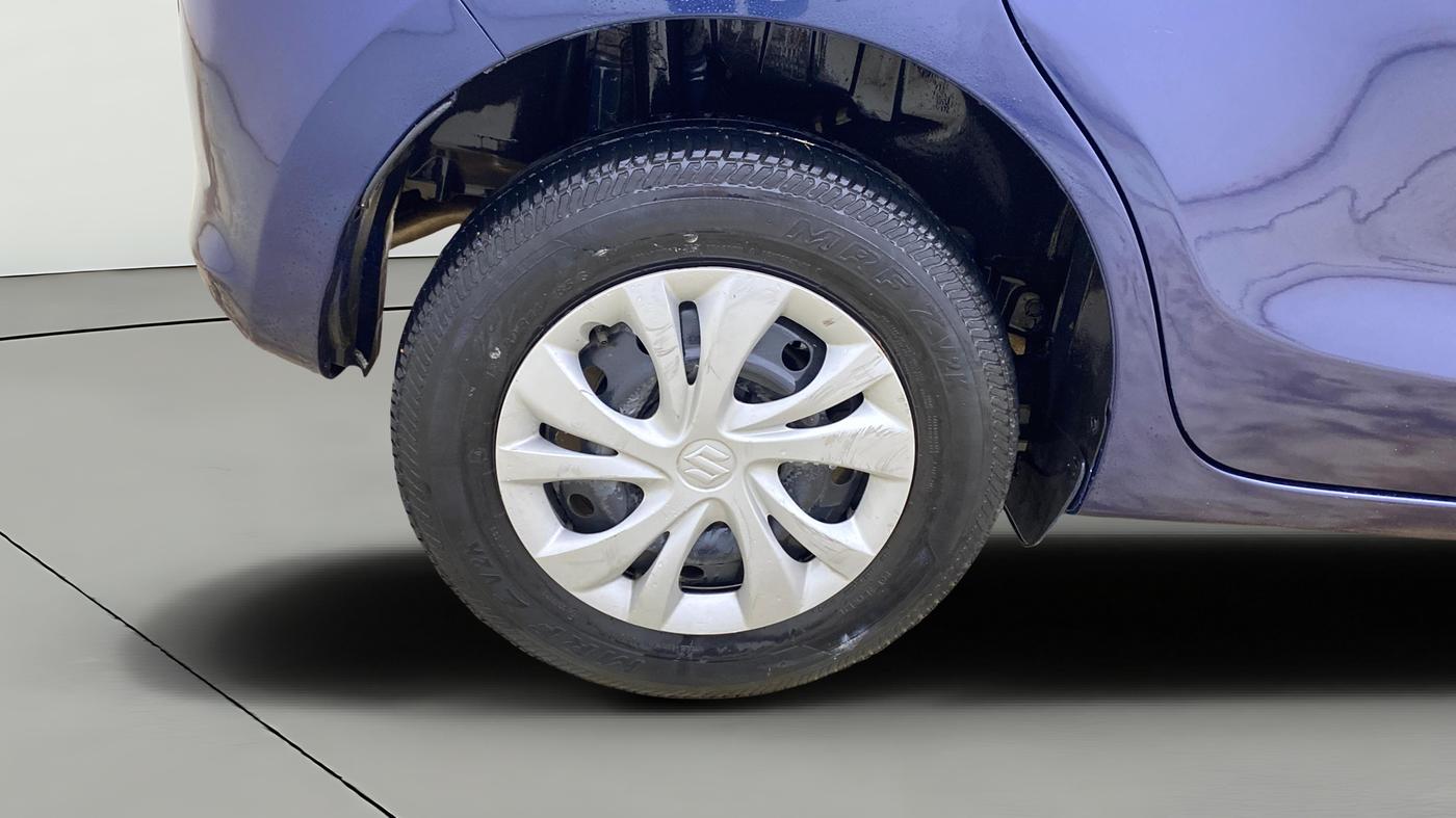 2022 Maruti Swift VXI, Petrol, Manual, 42,636 km, Right Rear Wheel