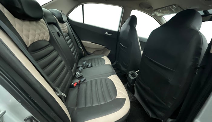 2014 Hyundai Xcent SX 1.2 (O), Petrol, Manual, 48,801 km, Right Side Rear Door Cabin