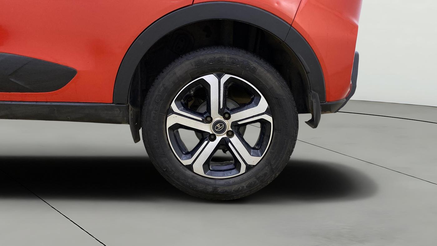 2022 Tata NEXON XZ PLUS SUNROOF PETROL DUAL TONE, Petrol, Manual, 70,753 km, Left Rear Wheel