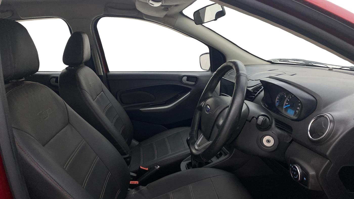2017 Ford New Figo TITANIUM 1.2 PETROL MT, Petrol, Manual, 77,796 km, Right Side Front Door Cabin