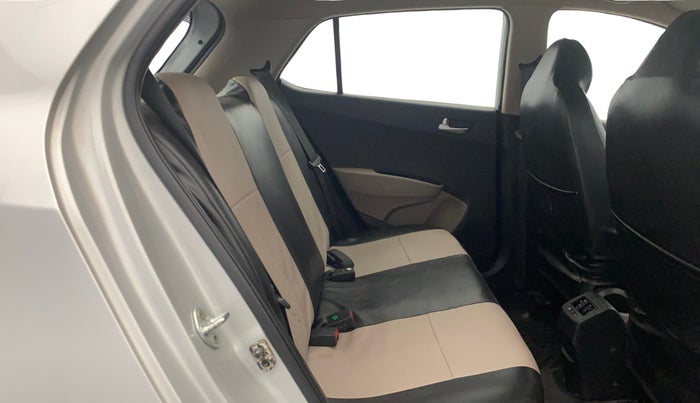 2015 Hyundai Grand i10 SPORTZ 1.2 KAPPA VTVT, Petrol, Manual, 5,592 km, Right Side Rear Door Cabin