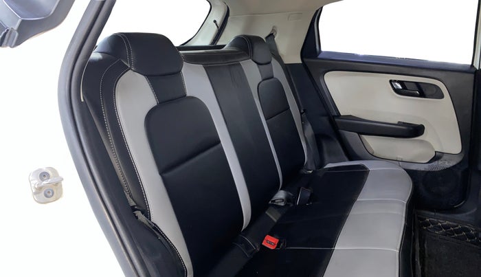 2023 Tata ALTROZ XM PLUS SUNROOF CNG, CNG, Manual, 18,802 km, Right Side Rear Door Cabin