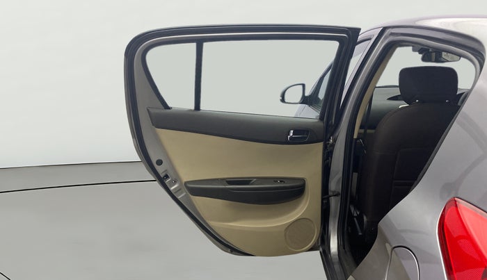 2014 Hyundai Elite i20 SPORTZ 1.4 CRDI, Diesel, Manual, 1,37,256 km, LHS Rear Door