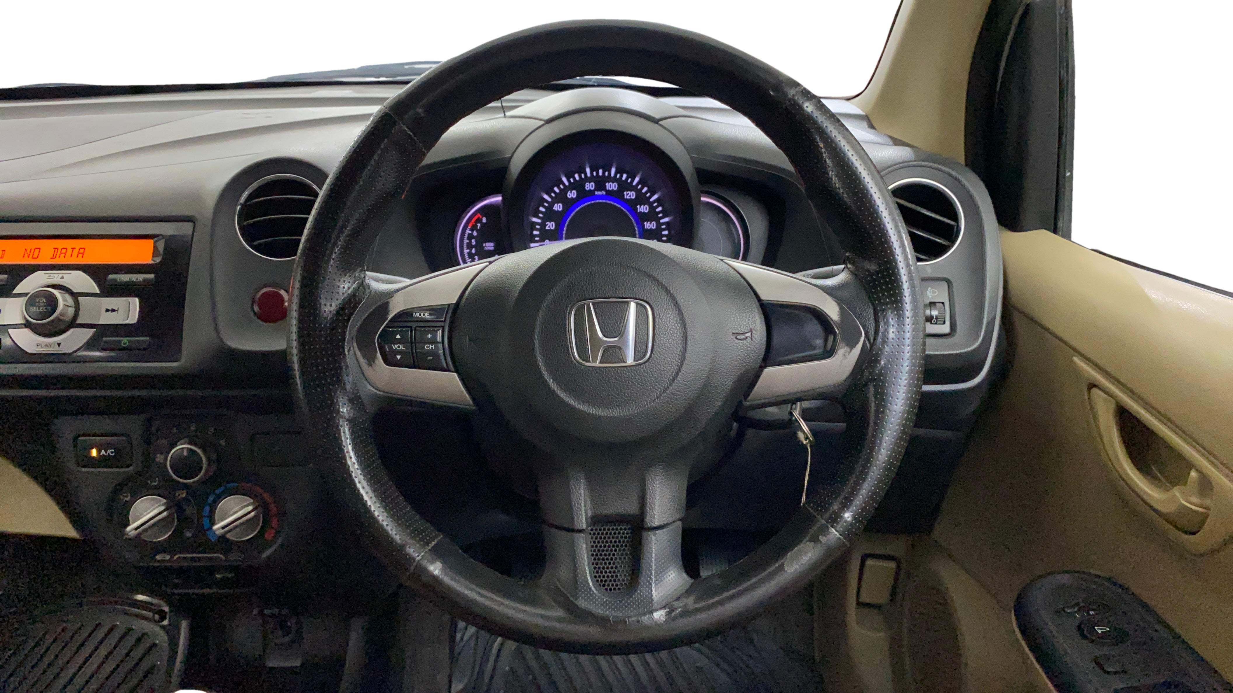 camera-Steering-Wheel-Close-Up