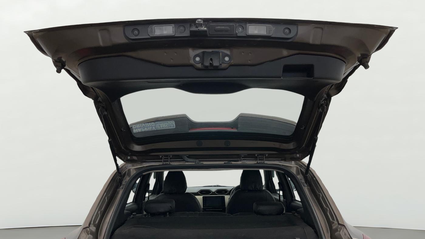 2022 Nissan MAGNITE XV MT, Petrol, Manual, 12,049 km, Boot Door Open