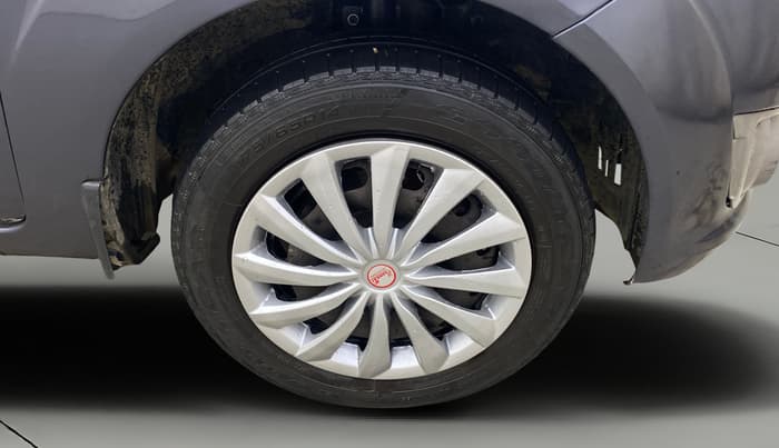 2013 Ford Figo ZXI 1.2 PETROL, Petrol, Manual, 90,974 km, Right Front Wheel