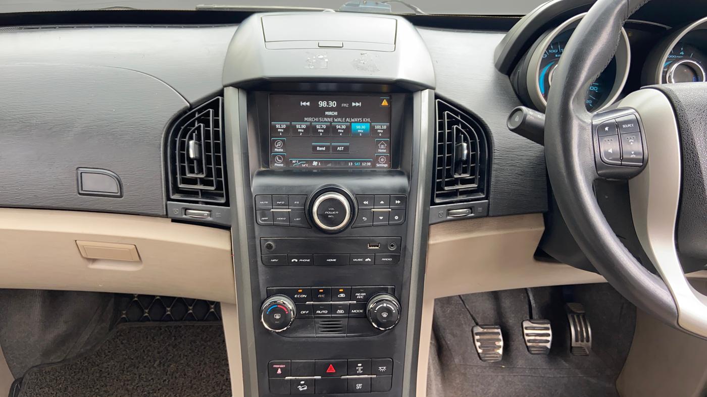2018 Mahindra XUV500 W10, Diesel, Manual, 77,573 km, Air Conditioner
