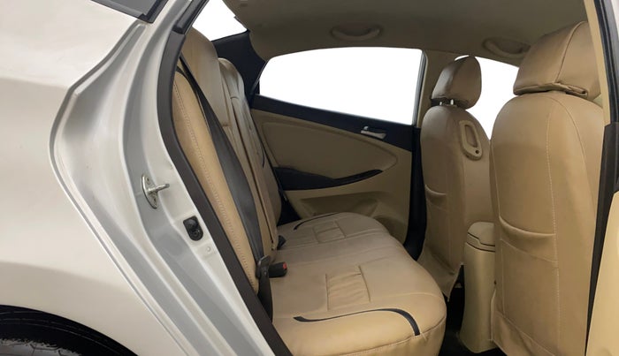 2016 Hyundai Verna 1.6 VTVT SX, Petrol, Manual, 38,980 km, Right Side Rear Door Cabin