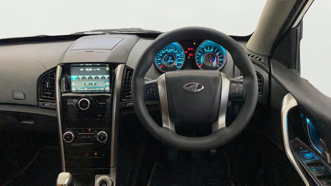 2021 Mahindra XUV500 W7, Diesel, Manual, 93,552 km, Steering Wheel Close Up