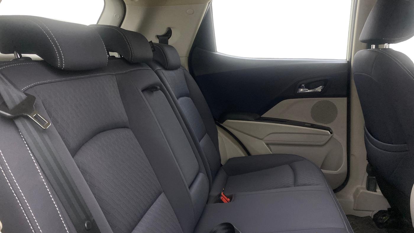 2020 Mahindra XUV300 W8 1.5 DIESEL, Diesel, Manual, 17,802 km, Right Side Rear Door Cabin
