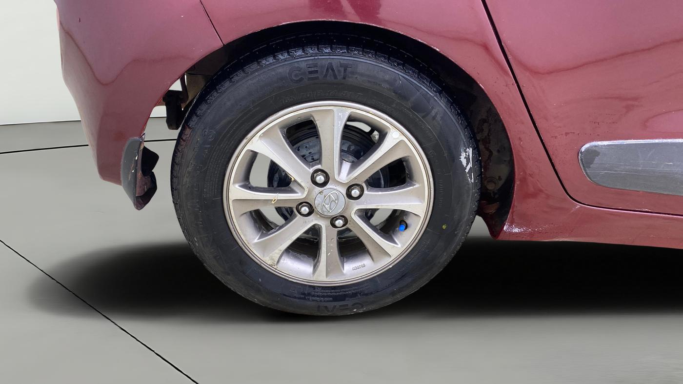 2016 Hyundai Grand i10 ASTA (O) AT 1.2 KAPPA VTVT, CNG, Automatic, 1,17,677 km, Right Rear Wheel