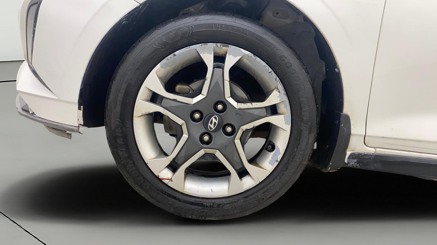 2023 Hyundai NEW I20 SPORTZ 1.2 MT, Petrol, Manual, 26,355 km, Left Front Wheel