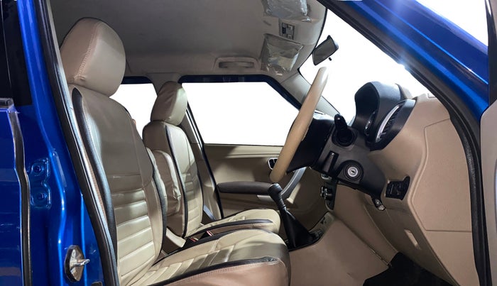 2016 Mahindra TUV300 T8, Diesel, Manual, 81,481 km, Right Side Front Door Cabin