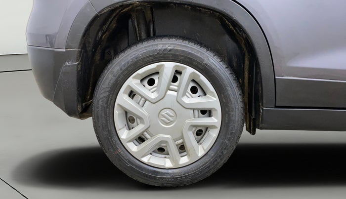 2022 Maruti Vitara Brezza LXI, Petrol, Manual, 56,119 km, Right Rear Wheel