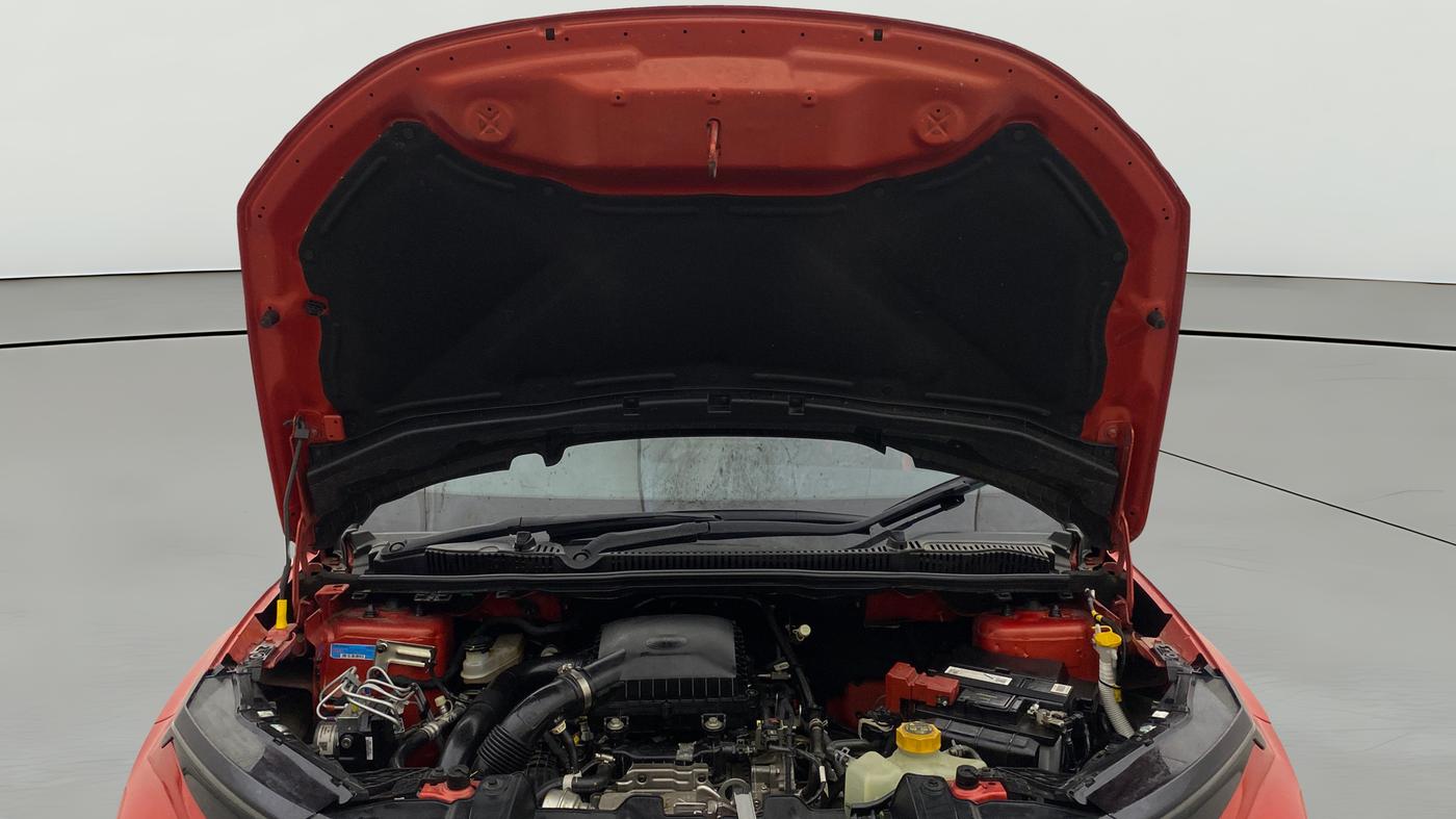 2024 Tata NEXON FEARLESS SUNROOF DUAL TONE 1.2 PETROL, Petrol, Manual, 5,972 km, Open Bonet