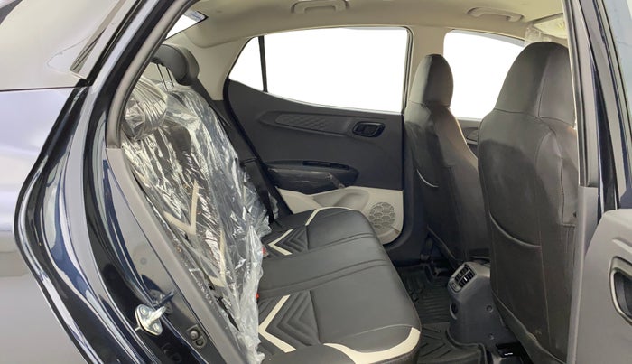 2024 Hyundai AURA S 1.2, Petrol, Manual, 2,413 km, Right Side Rear Door Cabin