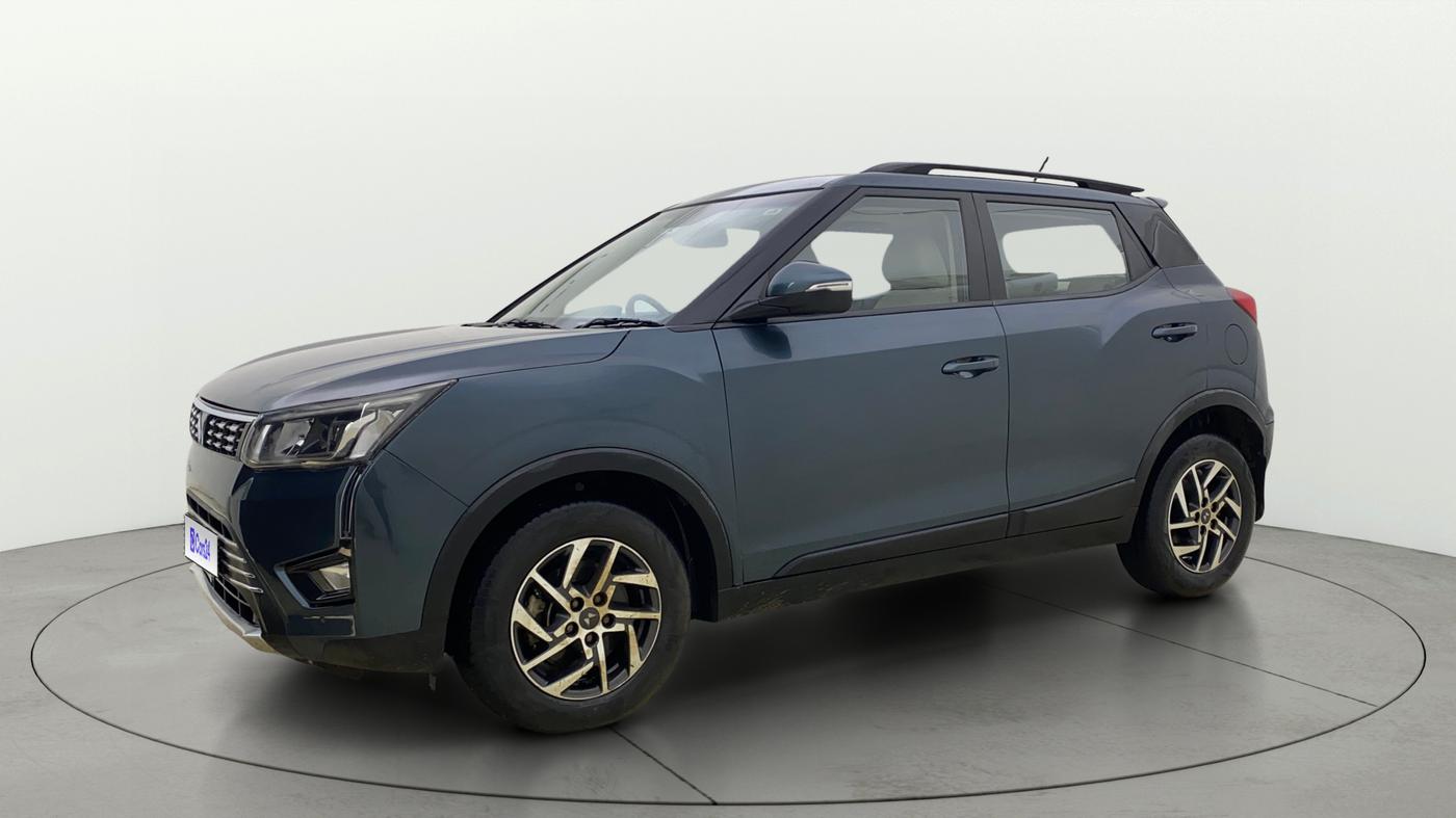 2023 Mahindra XUV300 W8 (O) 1.5 DIESEL AMT, Diesel, Automatic, 45,135 km, Left Front Diagonal