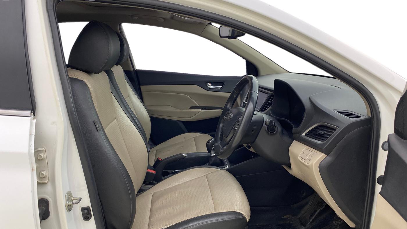2018 Hyundai Verna 1.6 SX (O) CRDI MT, Diesel, Manual, 88,512 km, Right Side Front Door Cabin