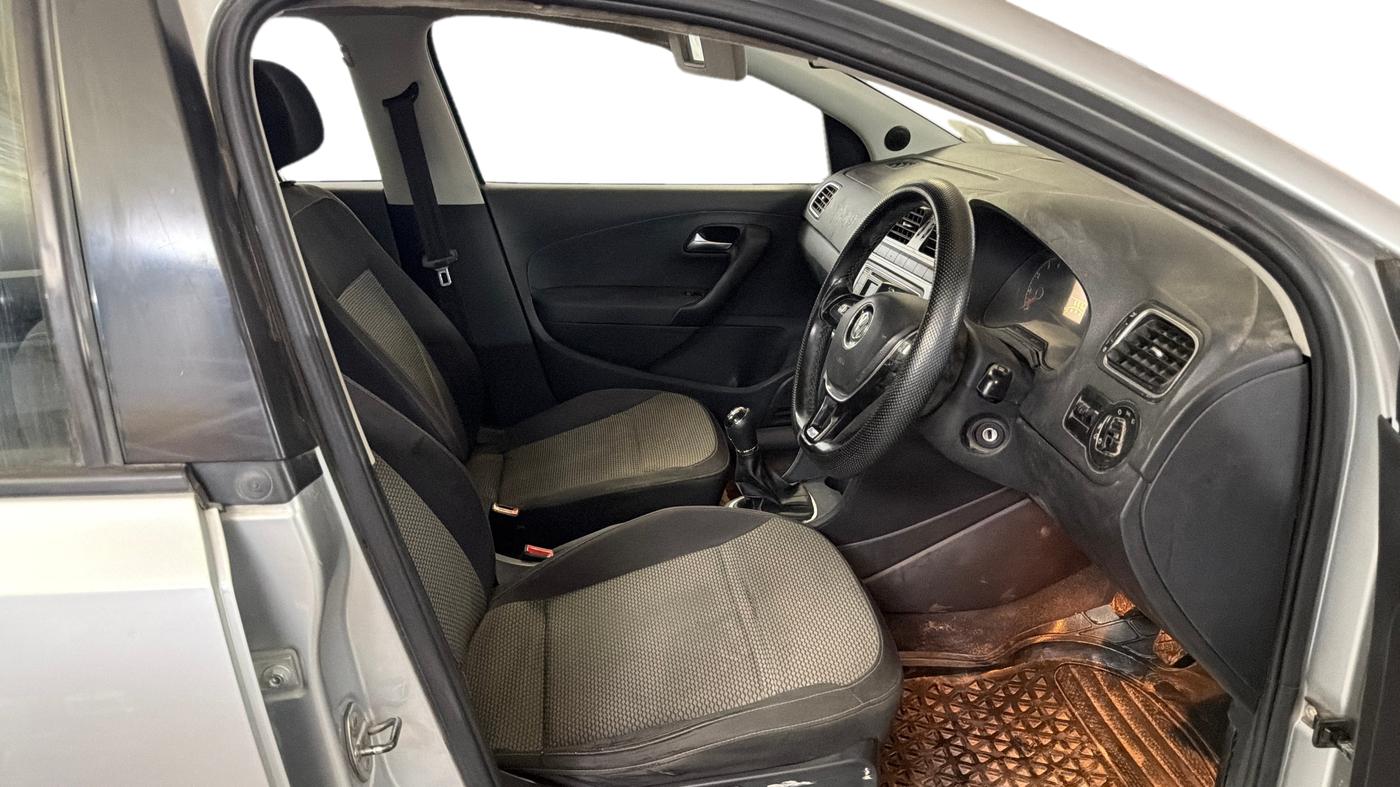 2015 Volkswagen Polo HIGHLINE1.2L, Petrol, Manual, 61,503 km, Right Side Front Door Cabin