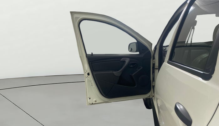 2014 Renault Duster 85 PS RXE DIESEL, Diesel, Manual, 97,110 km, LHS Front Door