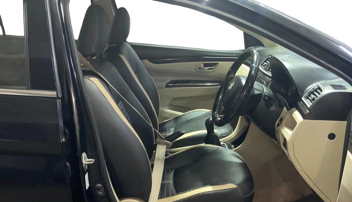 2017 Maruti Ciaz ZDI SHVS, Diesel, Manual, 64,319 km, Right Side Front Door Cabin