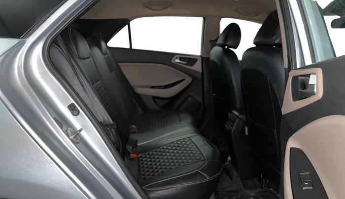 2019 Hyundai Elite i20 MAGNA PLUS 1.2, Petrol, Manual, 54,403 km, Right Side Rear Door Cabin