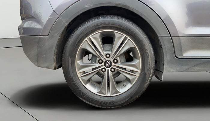 2016 Hyundai Creta SX PLUS AT 1.6 PETROL, CNG, Automatic, 61,285 km, Right Rear Wheel
