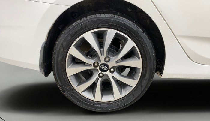 2015 Hyundai Verna FLUIDIC 4S 1.6 VTVT S(O), Petrol, Manual, 71,982 km, Right Rear Wheel