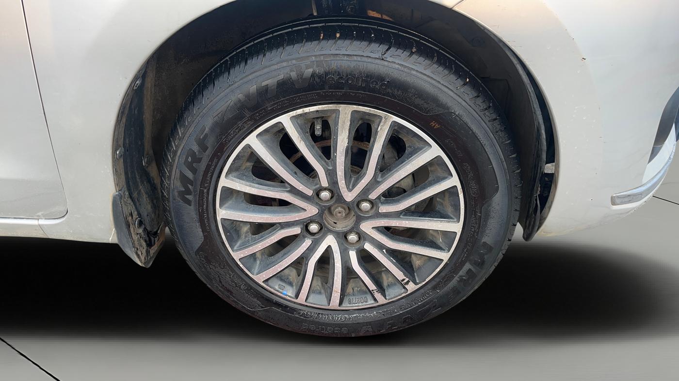 2018 Maruti Dzire ZXI PLUS AMT, Petrol, Automatic, 1,32,185 km, Right Front Wheel