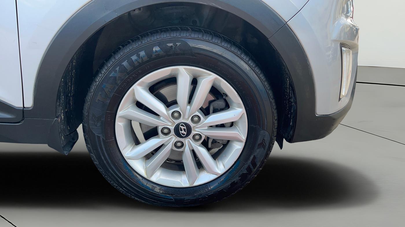 2018 Hyundai Creta SX PLUS 1.6 DIESEL, Diesel, Manual, 1,36,189 km, Right Front Wheel