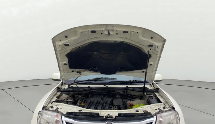 2014 Renault Duster RXL PETROL, Petrol, Manual, 81,982 km, Open Bonet