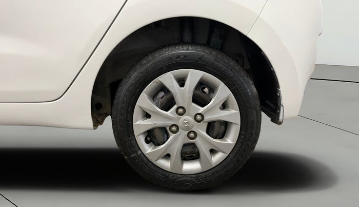 2016 Hyundai Grand i10 MAGNA AT 1.2 KAPPA VTVT, Petrol, Automatic, 17,442 km, Left Rear Wheel