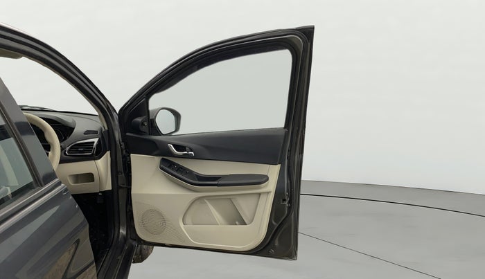 2022 Tata Tiago XZ PLUS CNG, CNG, Manual, 65,064 km, RHS Front Door