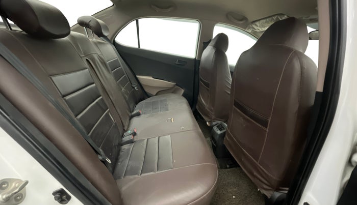 2019 Hyundai Xcent S 1.2, Petrol, Manual, 31,094 km, Right Side Rear Door Cabin