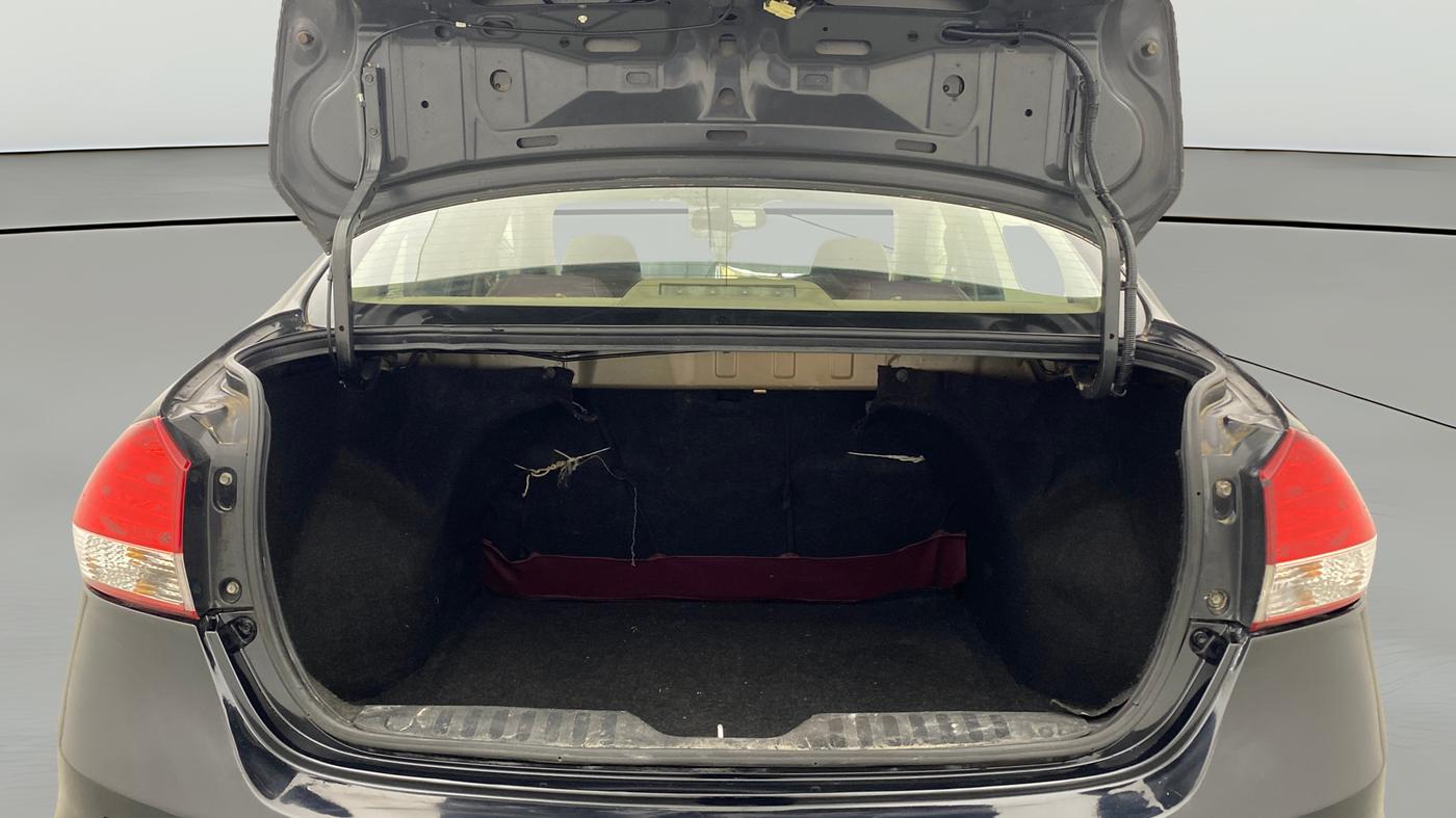 2014 Maruti Ciaz ZXI, Petrol, Manual, 1,02,537 km, Boot Open Zoomed View