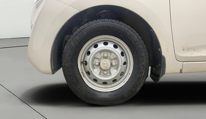 2013 Hyundai Eon ERA +, Petrol, Manual, 66,423 km, Left Front Wheel