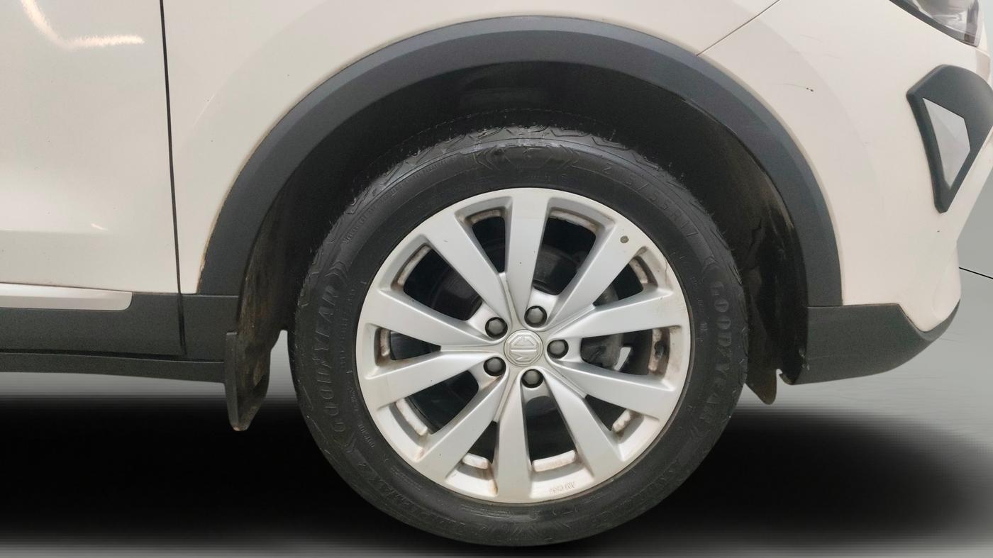 2023 MG ASTOR SUPER 1.5 MT, Petrol, Manual, 16,248 km, Right Front Wheel
