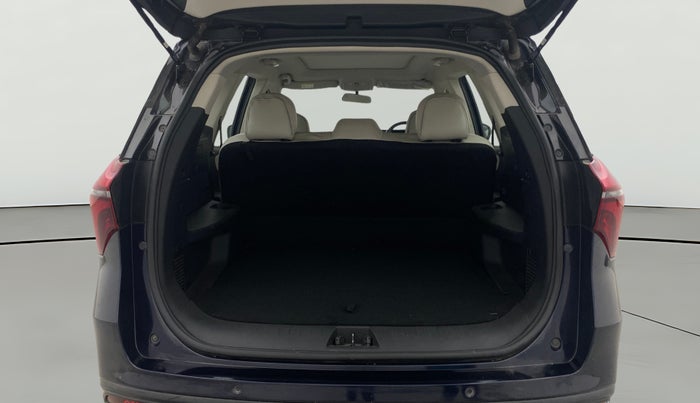 2023 Mahindra XUV700 AX 5 P AT 5 STR, Petrol, Automatic, 21,340 km, Boot Open Zoomed View